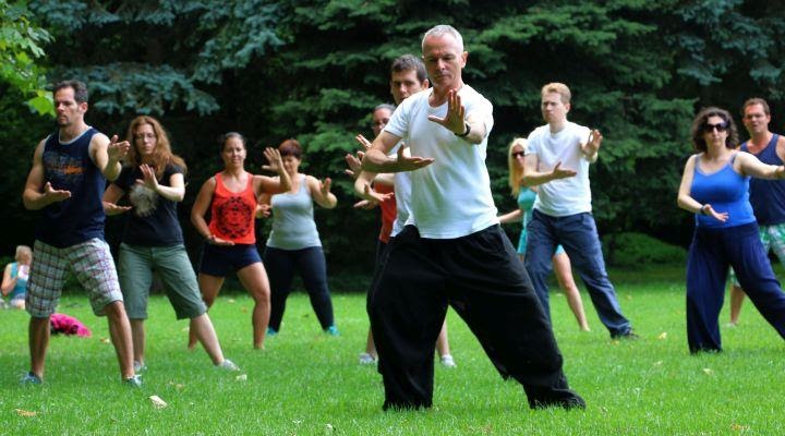 Miért a Tai Chi a leginkább alulértékelt edzés a stressz enyhítésére és az alvás javítására?